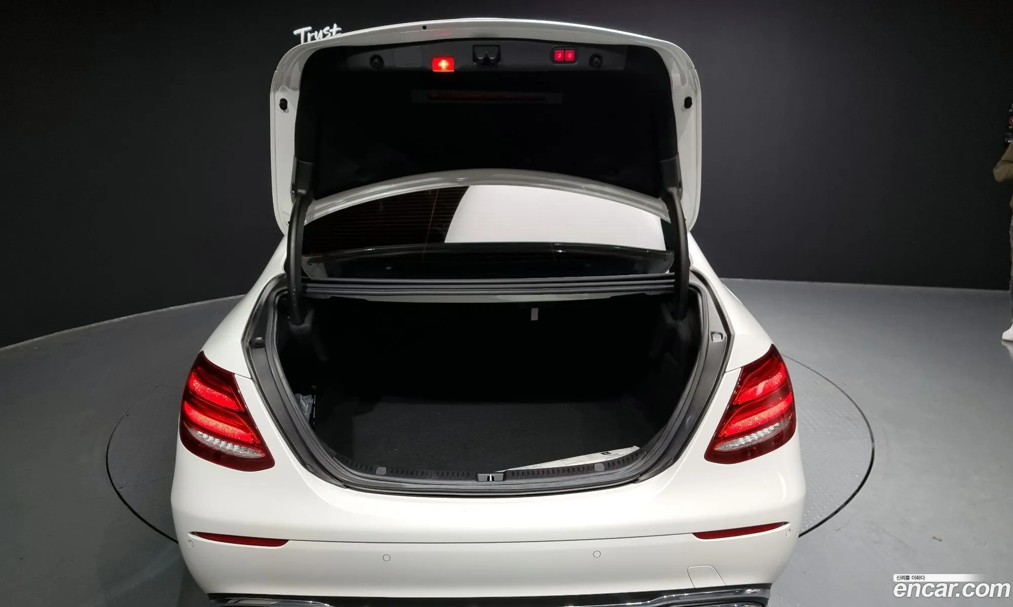 E-Class W213 E220D Avant-Garde - фотография 11015870