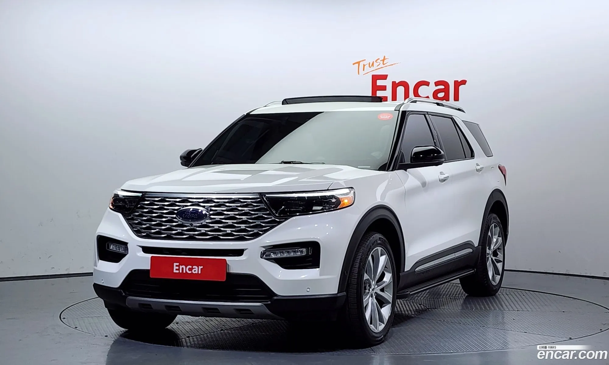 Explorer 6Th Generation 30 Platinum 4Wd - фотография 3491487