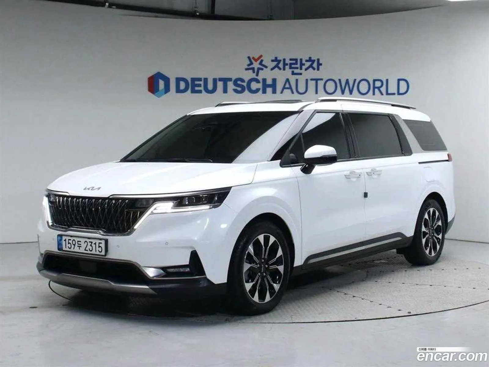 Carnival 4Th Generation 9 -Seater Signature - фотография 947733