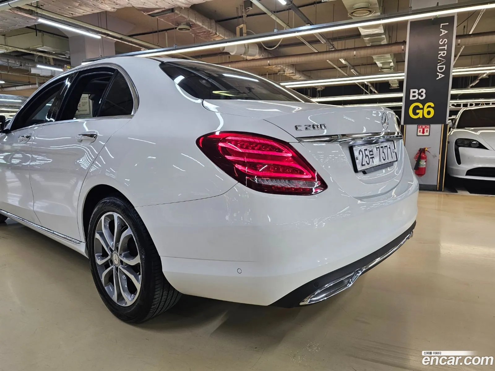 C-Class W205 C200 Avant-Garde - фотография 11288598