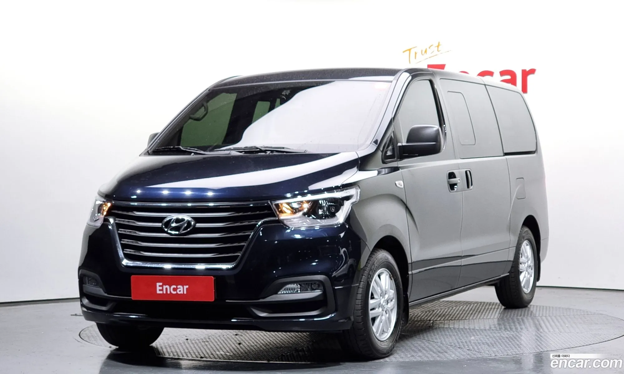 The New Grand Starex Van 5 -Seater Modern - фотография 11838723