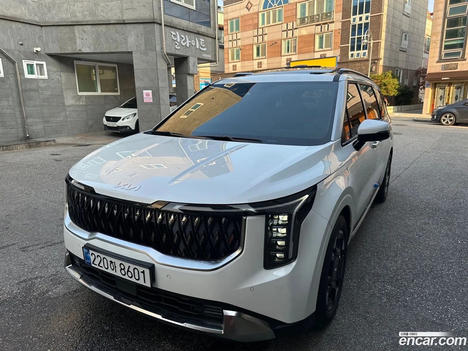 The New Carnival 4Th Generation 9 -Seater Noblesse - фотография 12576028