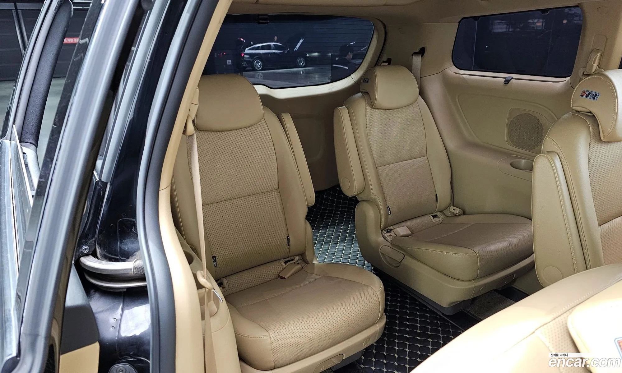 All -New Carnival 9 -Seater High Limousine Prestige High Loop - фотография 14433732