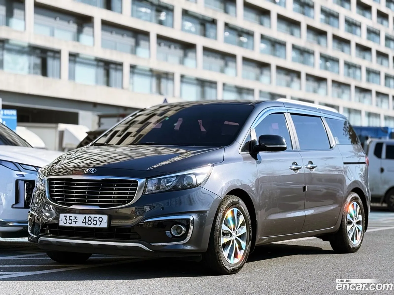 All New Carnival 9 -Seater Luxury - фотография 12668715