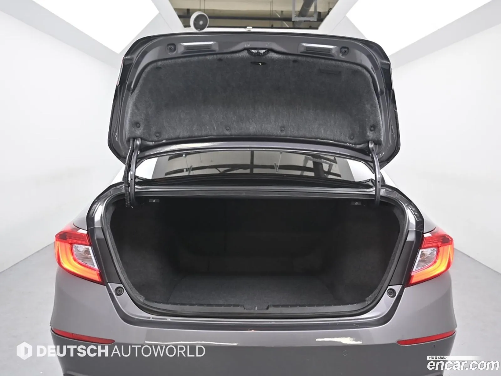 Accord 10G 20 Hybrid Touring - фотография 2026464
