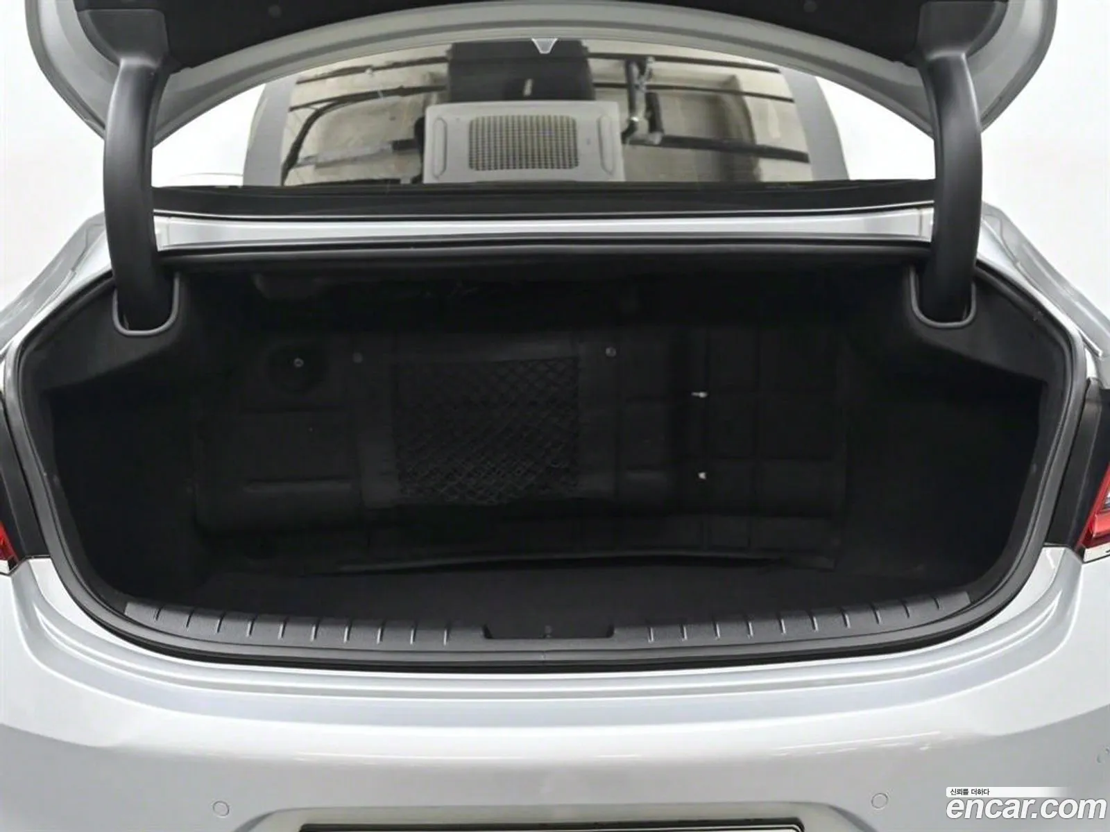 Grandeur Ig 30 Lpi Modern Basic Rent -A -Car - фотография 15434808