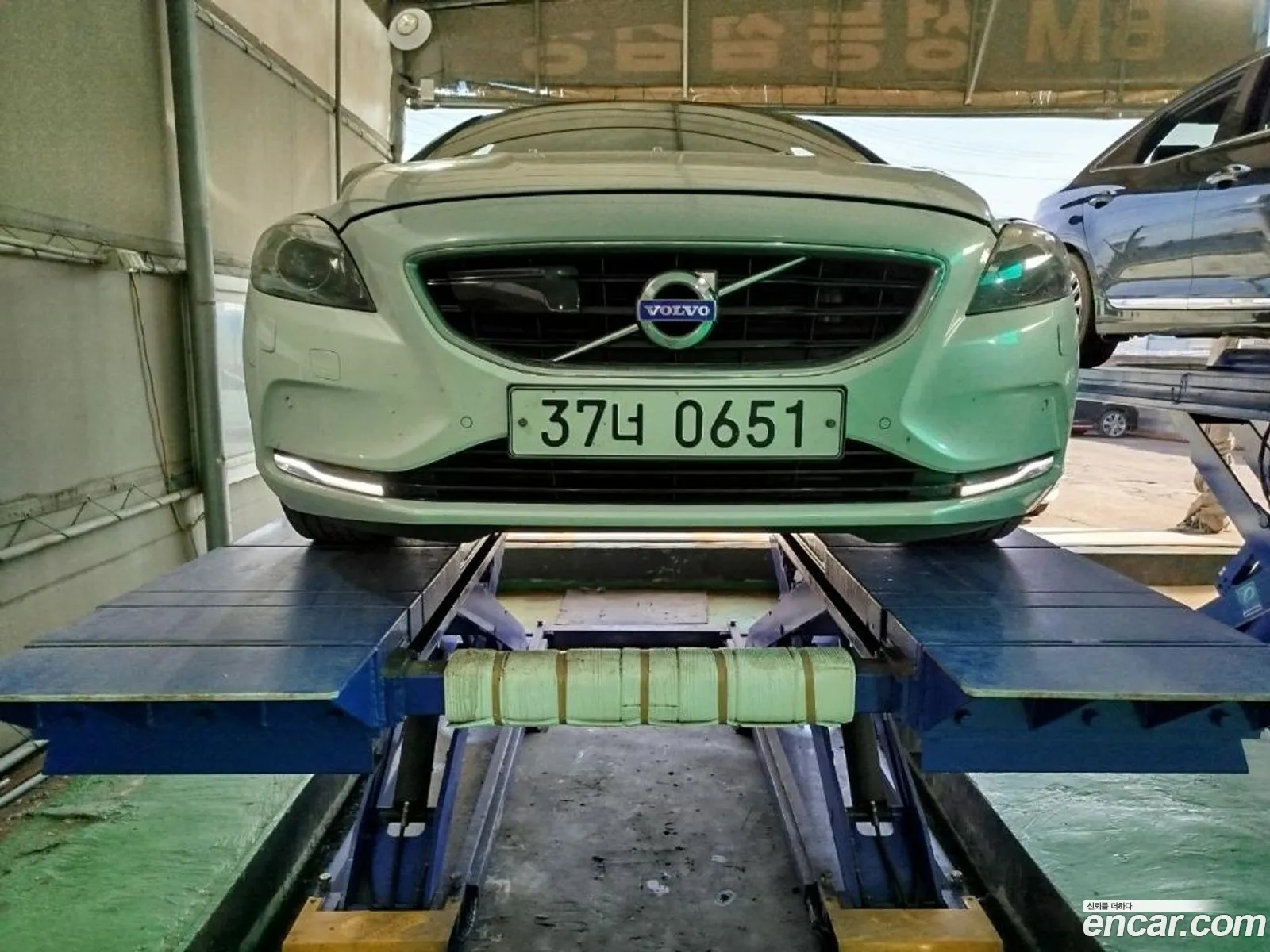 V40 D4 2Nd Generation - фотография 3617744