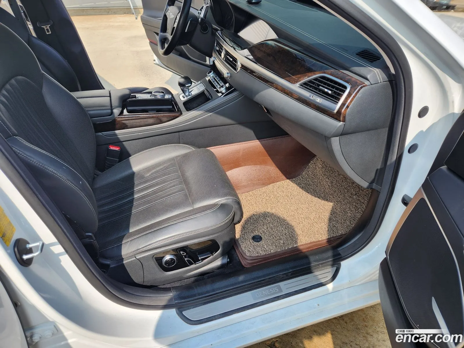 G90 38 Awd Premium Luxury - фотография 11963908