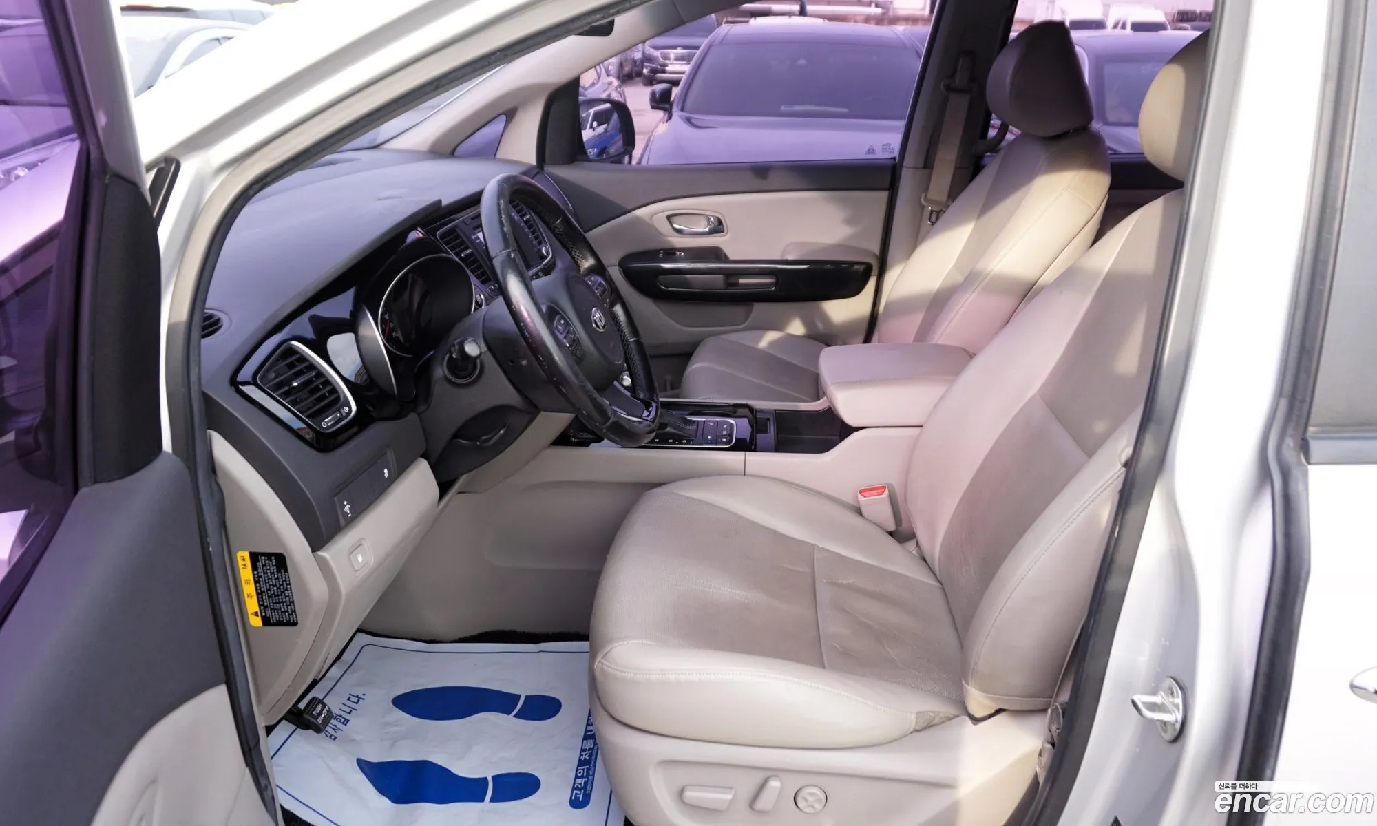 All New Carnival 9 -Seater Prestige - фотография 12657592