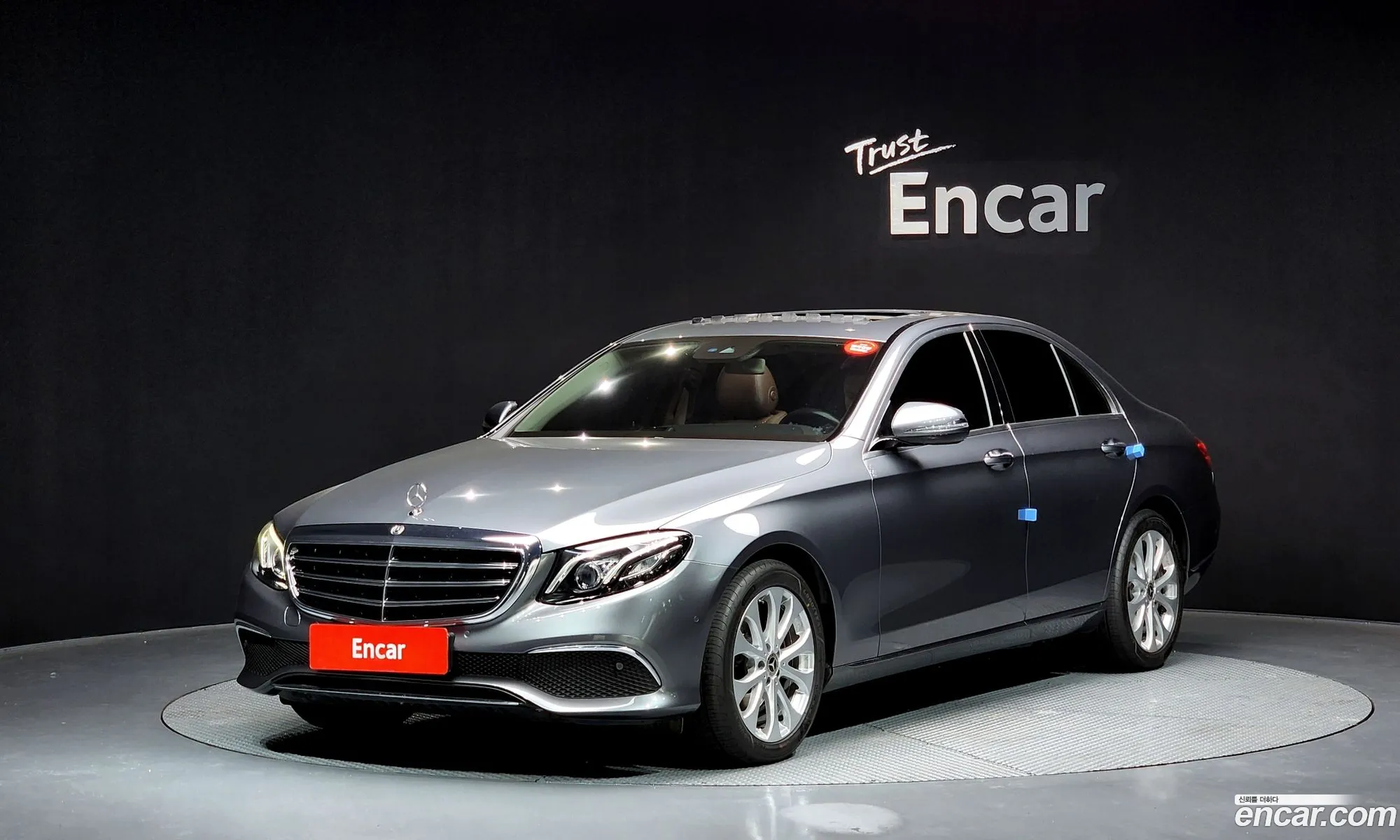 E-Class W213 E220D Exclusive - фотография 10999981