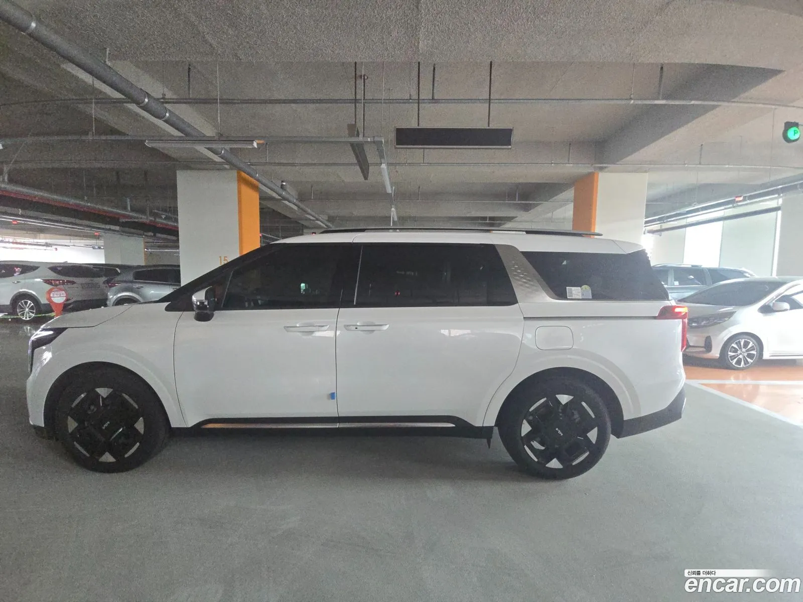 The New Carnival 4Th Generation Hev 9 -Seater Signature - фотография 11824031