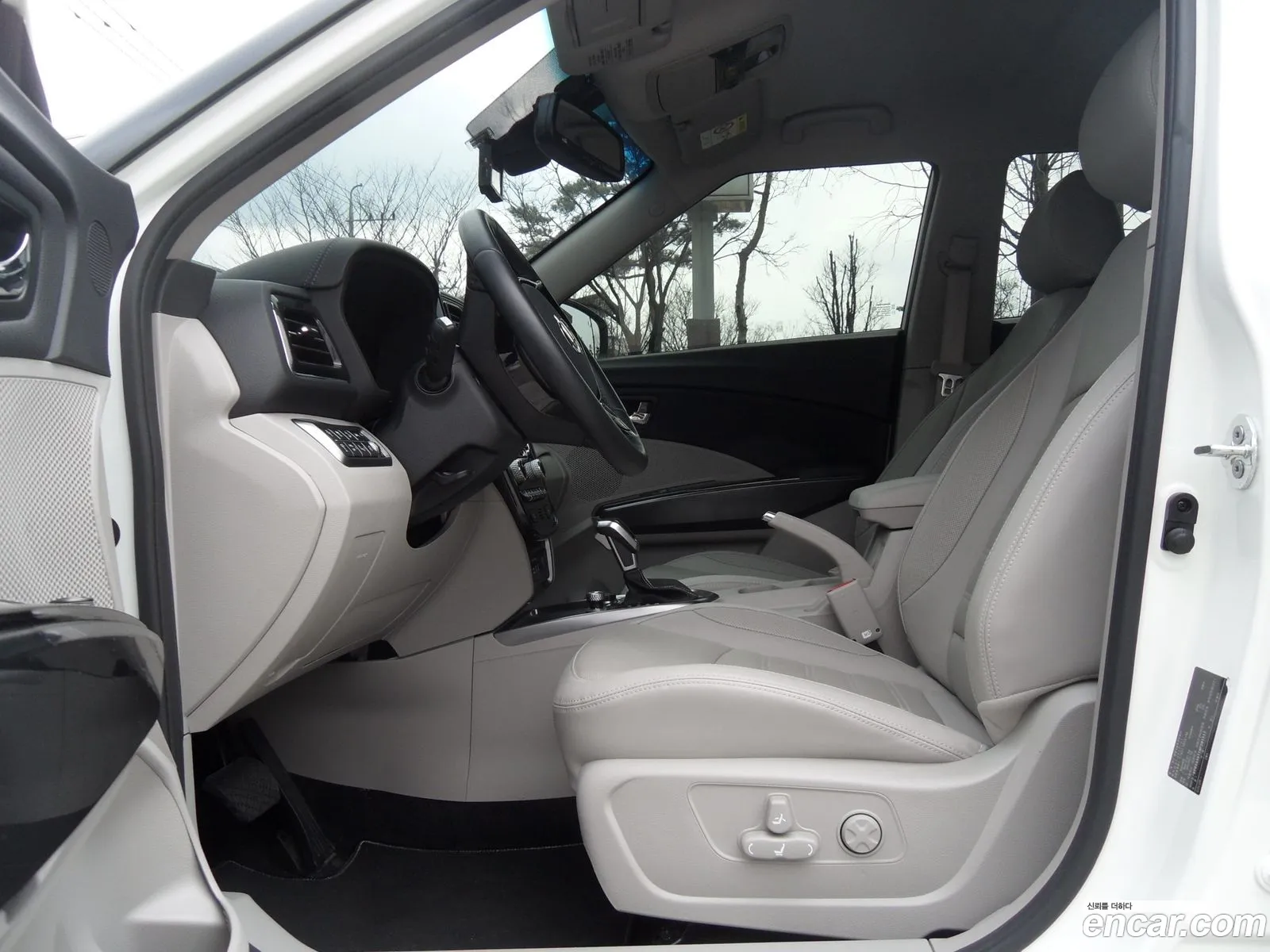 Berry New Tivoli Gasoline 15 4Wd Upbeat - фотография 256237